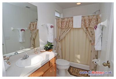 JCHolidays Orlando Vacation Rentall Villa 1st Master En-suite